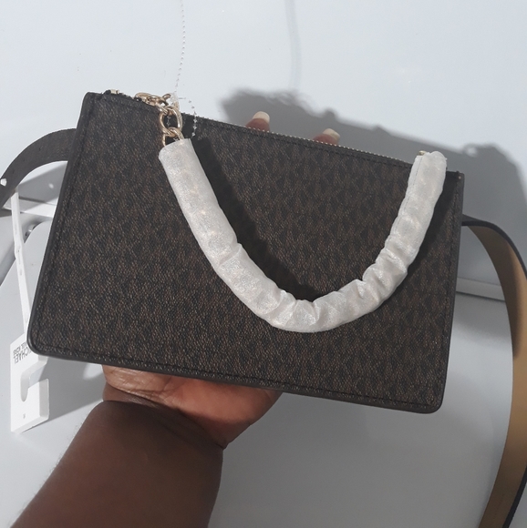 NWT MICHAEL KORS BELT WALLET CHAIN SIZE M. COLOR BROWN. - Picture 4 of 12